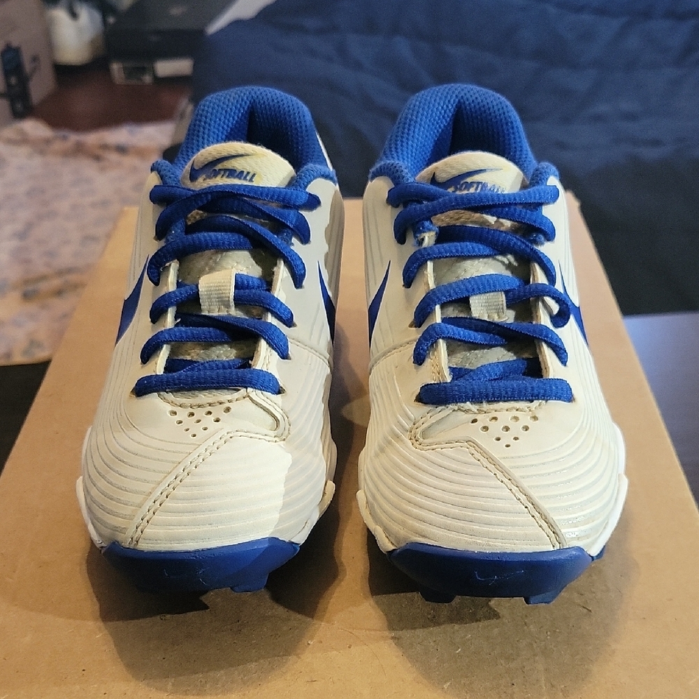 Nike Hyperdiamond 3 White and Blue Kids Cleats (2020) 12c EUC - Picture 4 of 10